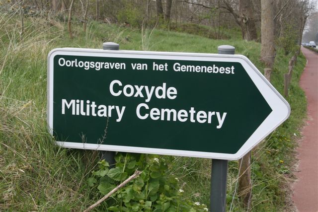 Signpost to Cemetery