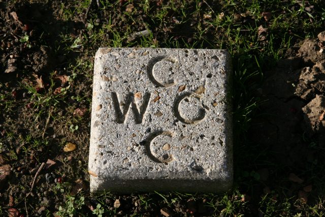 CWGC path marker